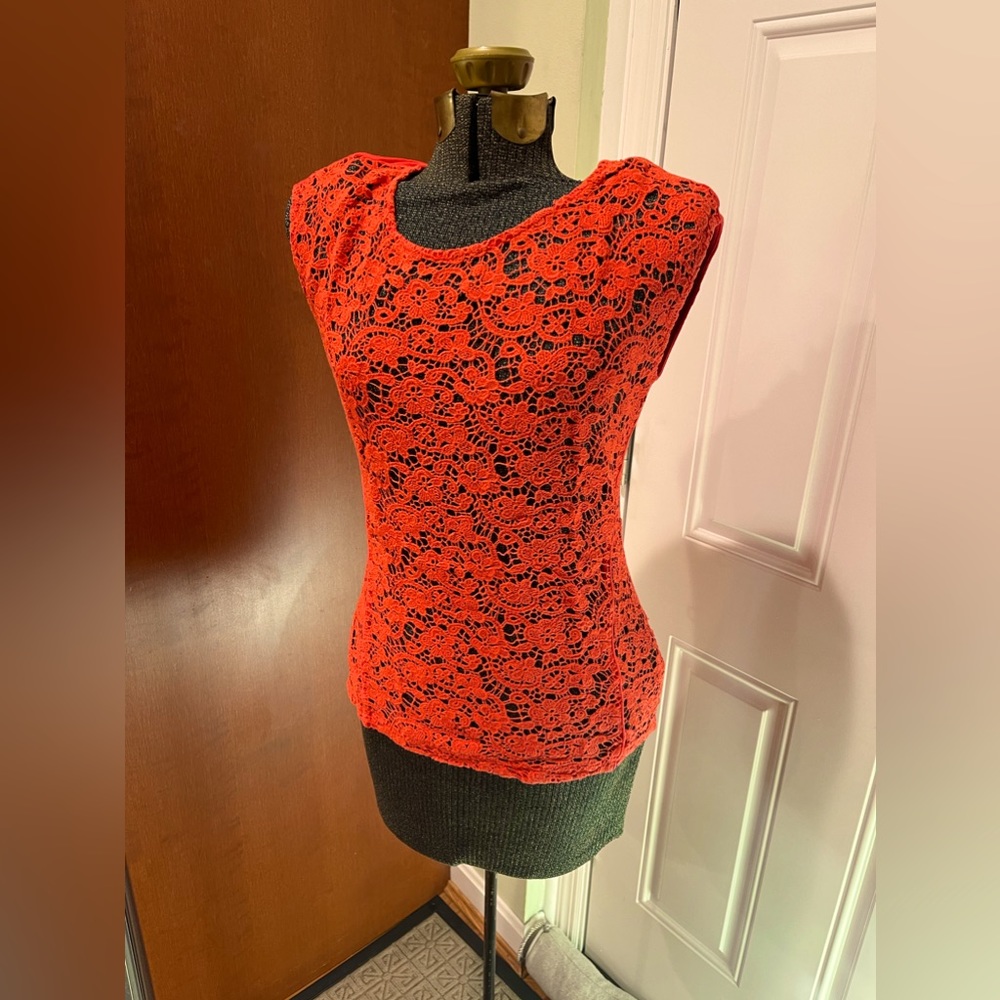 The Limited | sleeveless crochet lace orange shell, size S